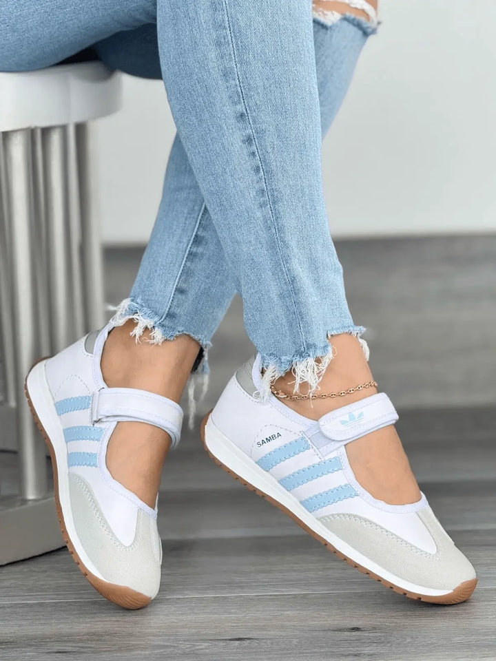 Baletas para mujer en blanco y celeste, correa velcro ajustable, suela antideslizante y plantilla acolchada para comodidad diaria