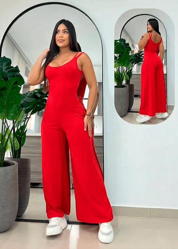 Enterizo rojo elegante y casual bota ancha. Enterizo Andrea con diseño de espalda descubierta y tiras. Moda femenina colombiana ideal para resaltar. Compra segura con pago contra entrega