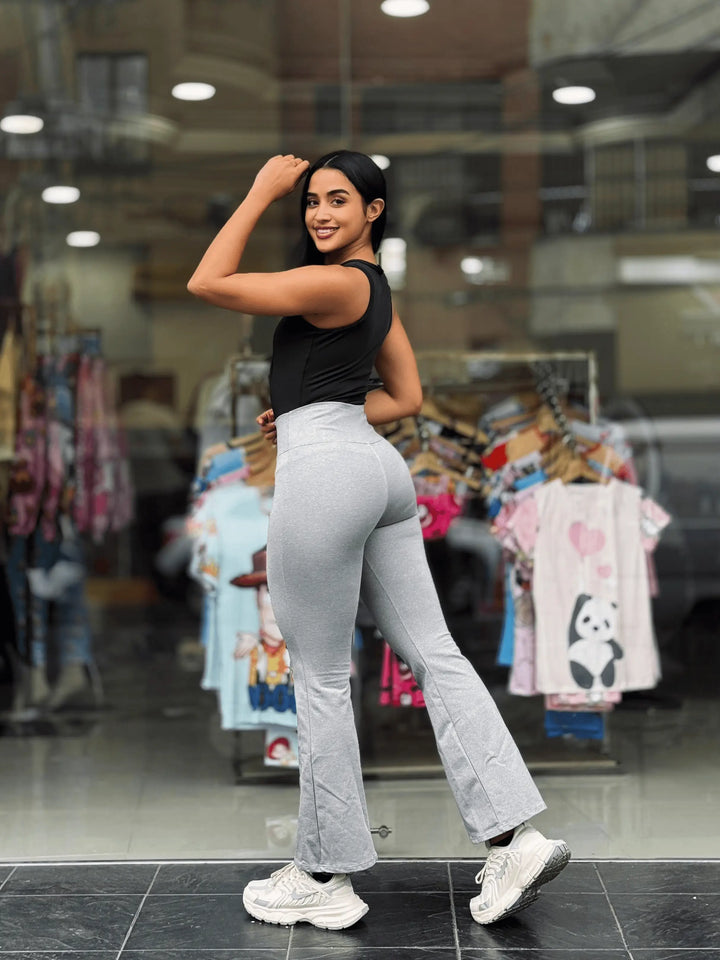 Pantalón Renata para mujer, corte recto y ajuste cómodo; versátil para oficina y uso diario, look elegante y acabado premium