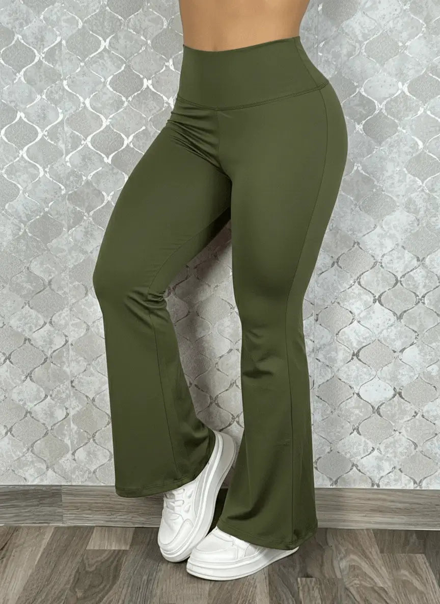 Pantalón para mujer tiro alto corte recto, estilo casual-elegante ideal para oficina y uso diario; tela elástica y confortable que estiliza la figura, fácil cuidado y gran versatilidad