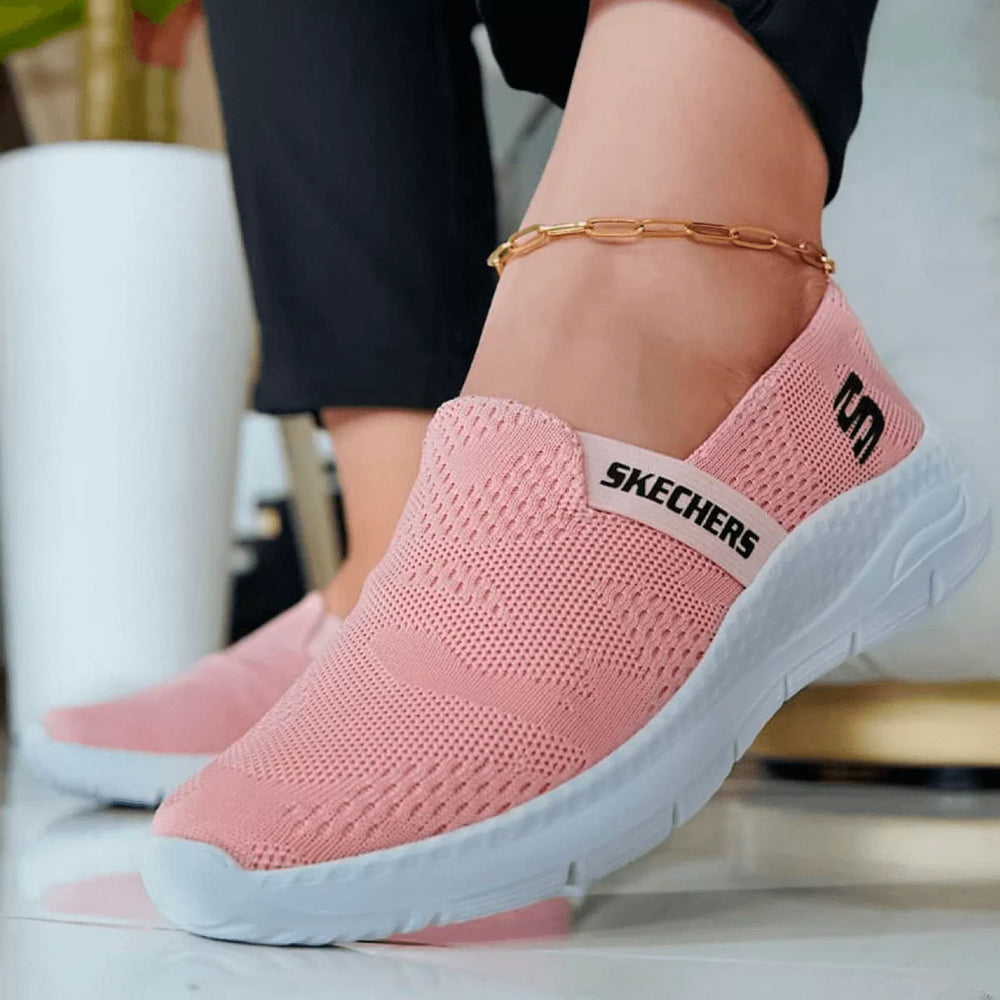 Zapatillas Super Flex rosadas con diseño femenino y elegante, tejido suave y suela flexible para máxima comodidad en cada paso.