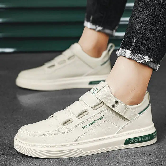 zapatos blancos casuales para hombre con diseño moderno y cómodo, suela antideslizante y ajuste seguro con velcro, ideales para uso diario, estilo urbano y máxima durabilidad, perfectos para combinar con jeans y aportar comodidad durante largas caminatas
